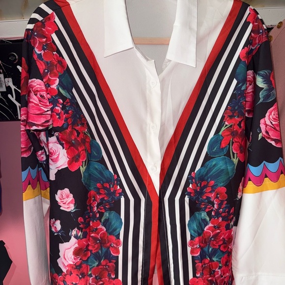 Floral and Striped Long Sleeve Top with Polka Dot Shorts - Picture 4 of 11